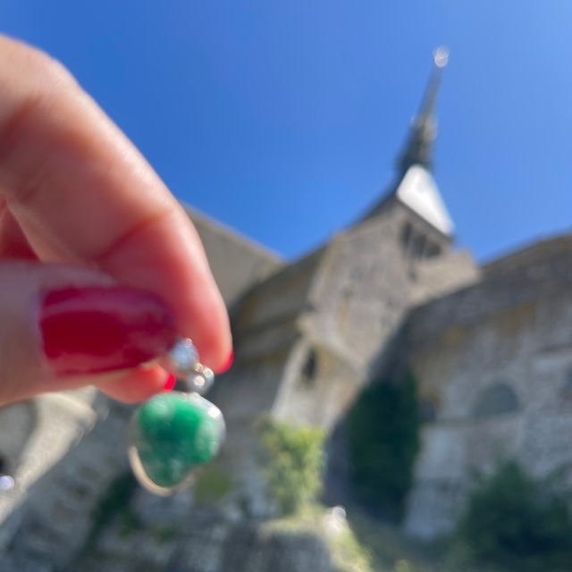 【モンサンミシェルにてアチューメント】【超美石】エメラルド×ダイヤモンド　ペンダント（チェーンつき）　8211