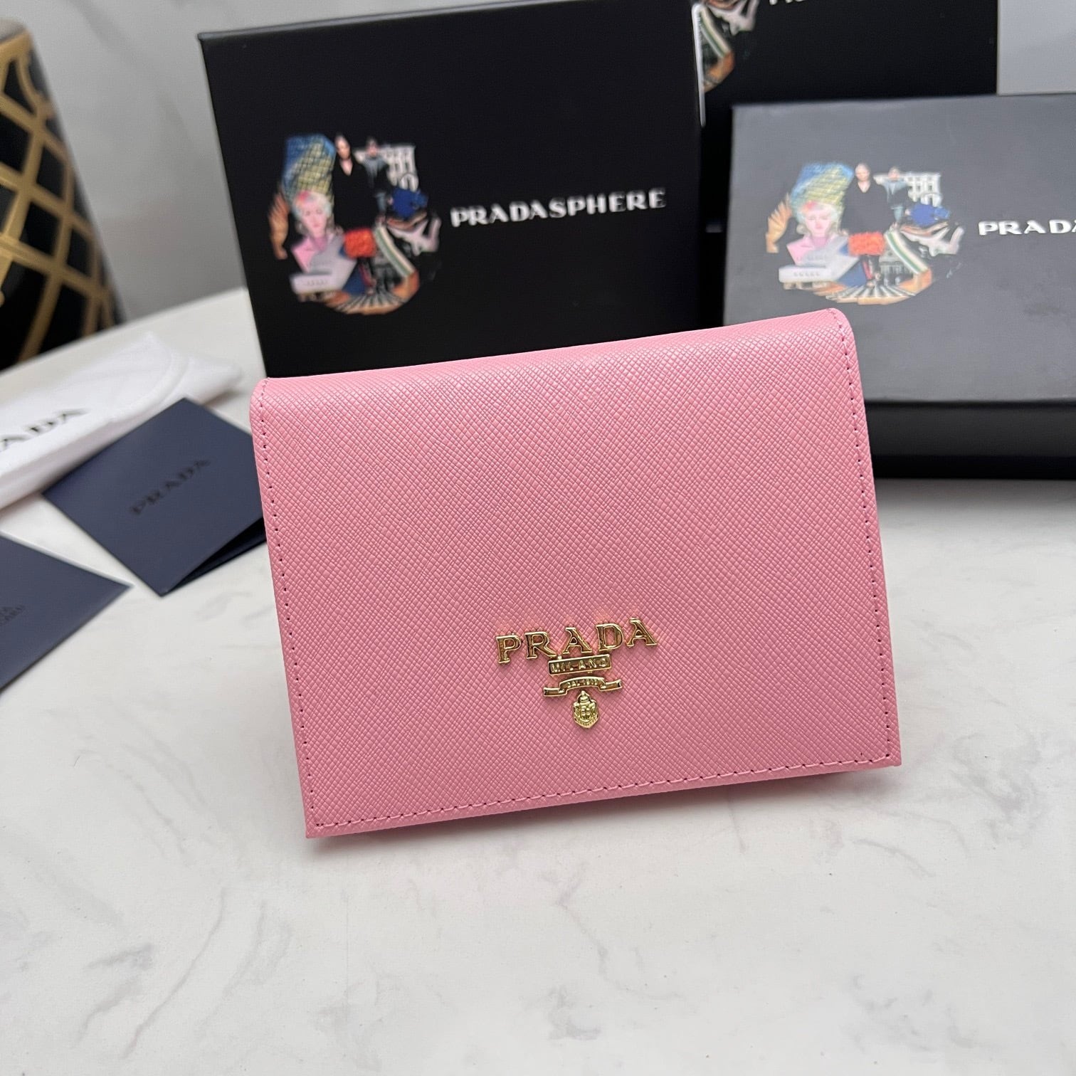 【お値下げ中】PRADA プラダ　折財布　サフィアーノ