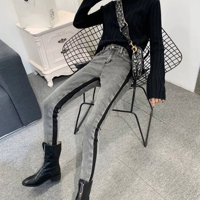 パンツ レディース ジーンズ デニム ロング丈 スリム タイト 細身 ストレート ファスナー ポケット ハイウエスト ステッチ デニム かわいい 大人可愛い シンプル カジュアル 上品 おしゃれ かっこいい クール モード系 ストリート おとな ロック パンク 無地 通勤 学生 通学 デート お出かけ 女子会 イベント コンサート ライブ カフェ巡り 送料無料 S M L XL 2XL グレー 秋 冬 10代 20代 30代 ママ 韓国系 着回し 普段使い 脚長 ファッション コーデ モテ トレンド 流行