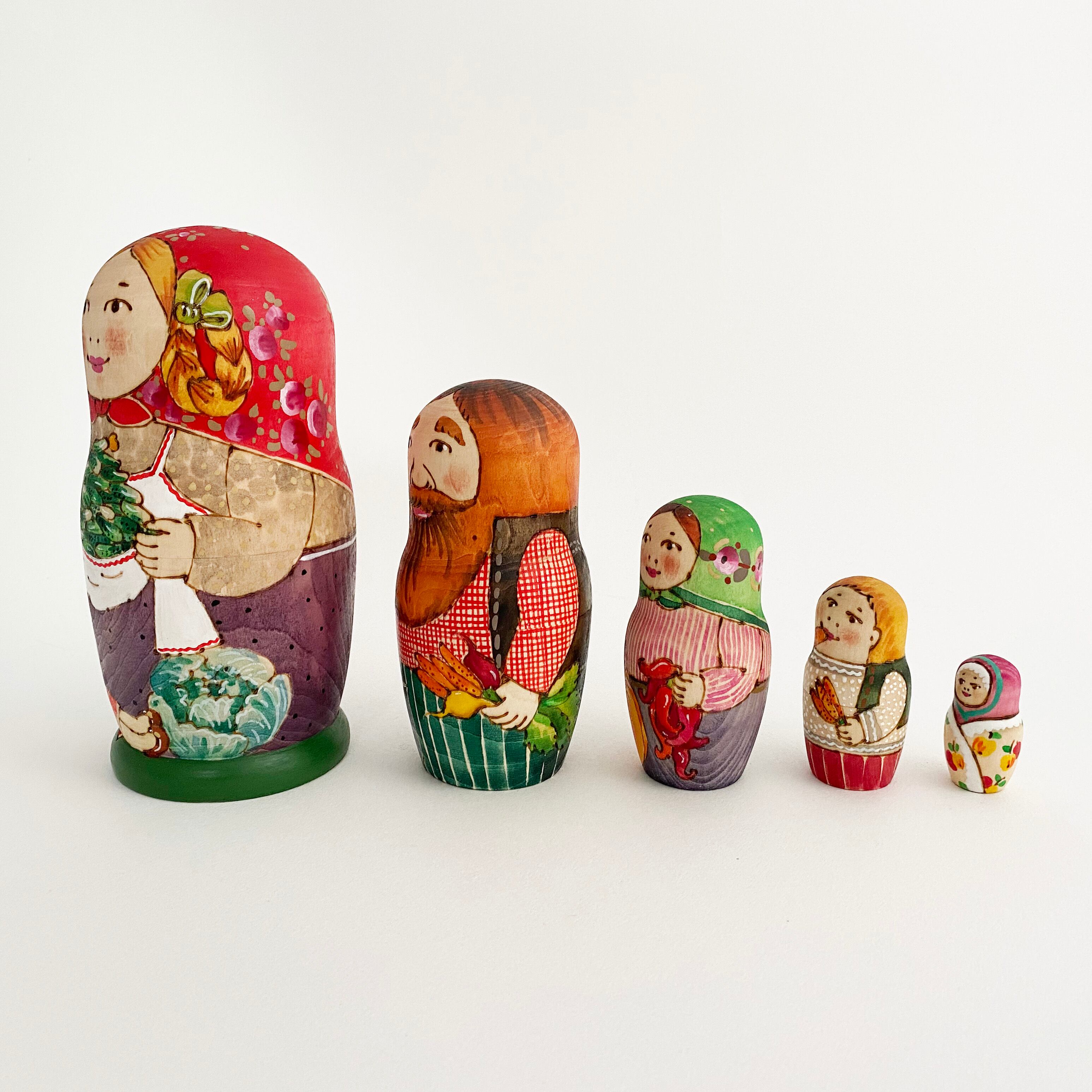 タチアナ・ドゥビニッチ マトリョーシカと猫