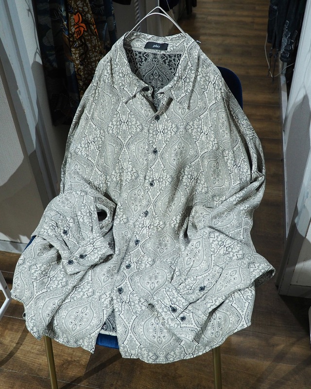 1990s " GOOUCH - Phiz " Beautiful Arabesque pattern Embroidery vintage loose Shirt