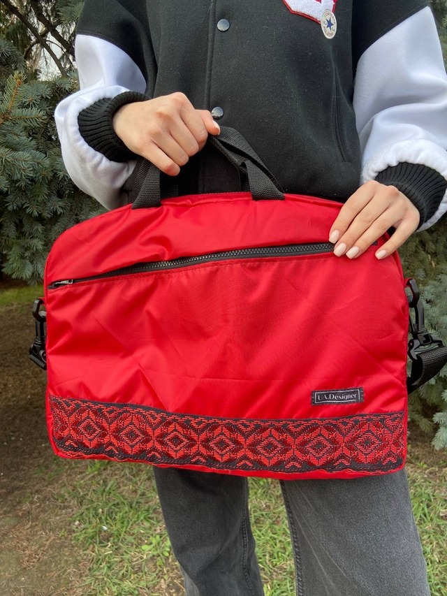 UA.Designerオリジナル　ウクライナ刺繍ブリーフケース（シルク手刺繍）ユニセックス　YKK