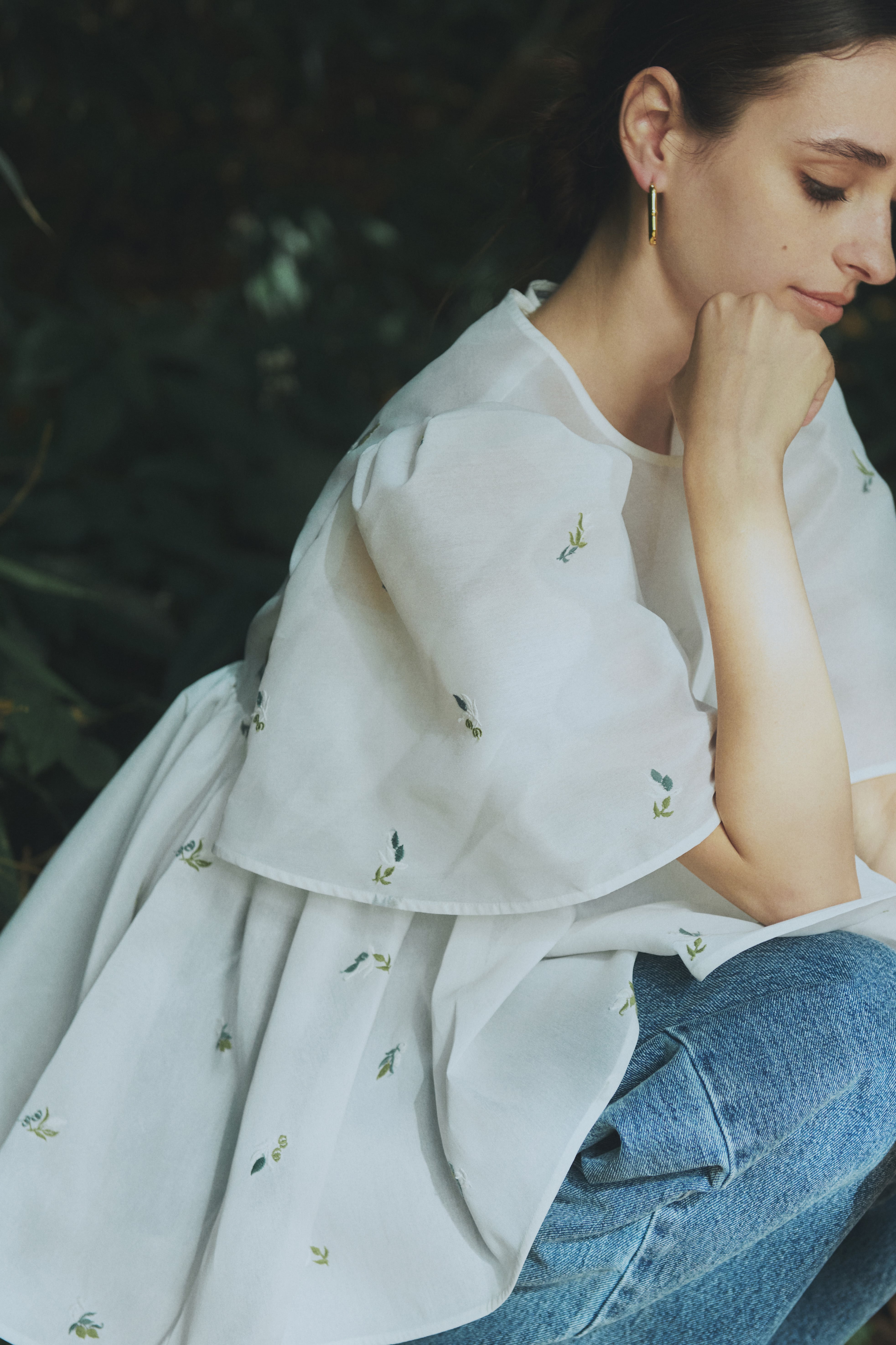 【美品】Bluelea Bellsleeve embroidery blouse Bell sleeve embroidery blouse | Bluelea