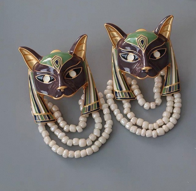 【合計5999円以上で購入可能】cat desiph pierce 猫バステト神デザインピアス