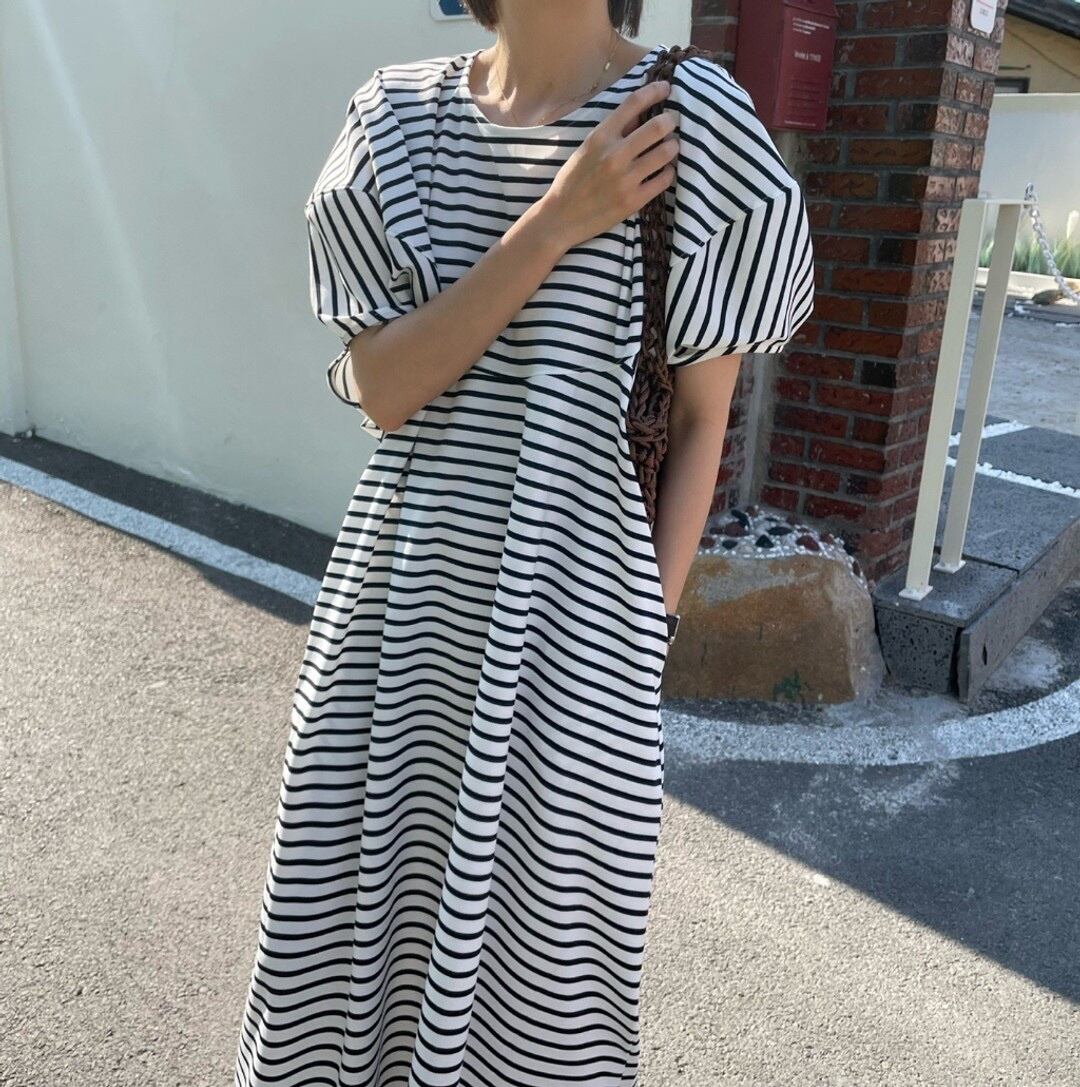 ワンピース レディース ロングワンピース 送料無料 ラウンドネック 半袖 パフスリーブ ルーズ ミモレ丈 かわいい 大人可愛い きれいめ 上品 清楚 フェミニン おしゃれ お洒落 お嬢様 おとな ナチュラル ラブリー キュート ガーリー リラックス レトロ ロマンチック 抜け感 存在感 ストライプ 学生 通学 デート お出かけ フリーサイズ ストライプ カフェ巡り 散歩 お買い物 夏 20代 30代 40代 50代 韓国 韓国系 着回し 普段使い 体型カバー ファッション ボーダー モテ 体型カバー