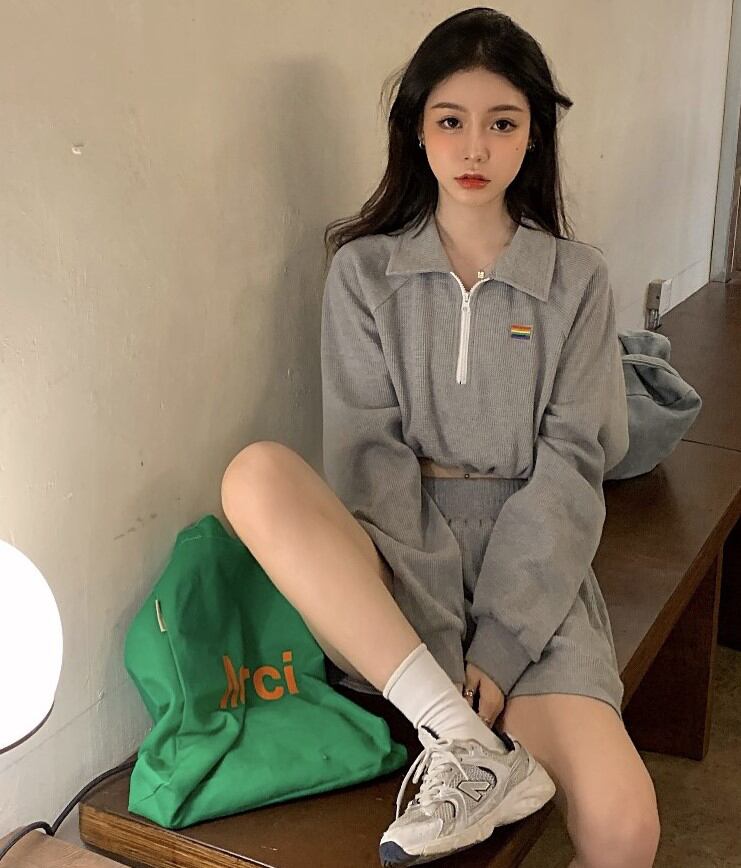 スウェット ハイウェストウェストショートスリムジッパーカラーグレートップス オータム 秋物 ブラックストロベリース73915129446