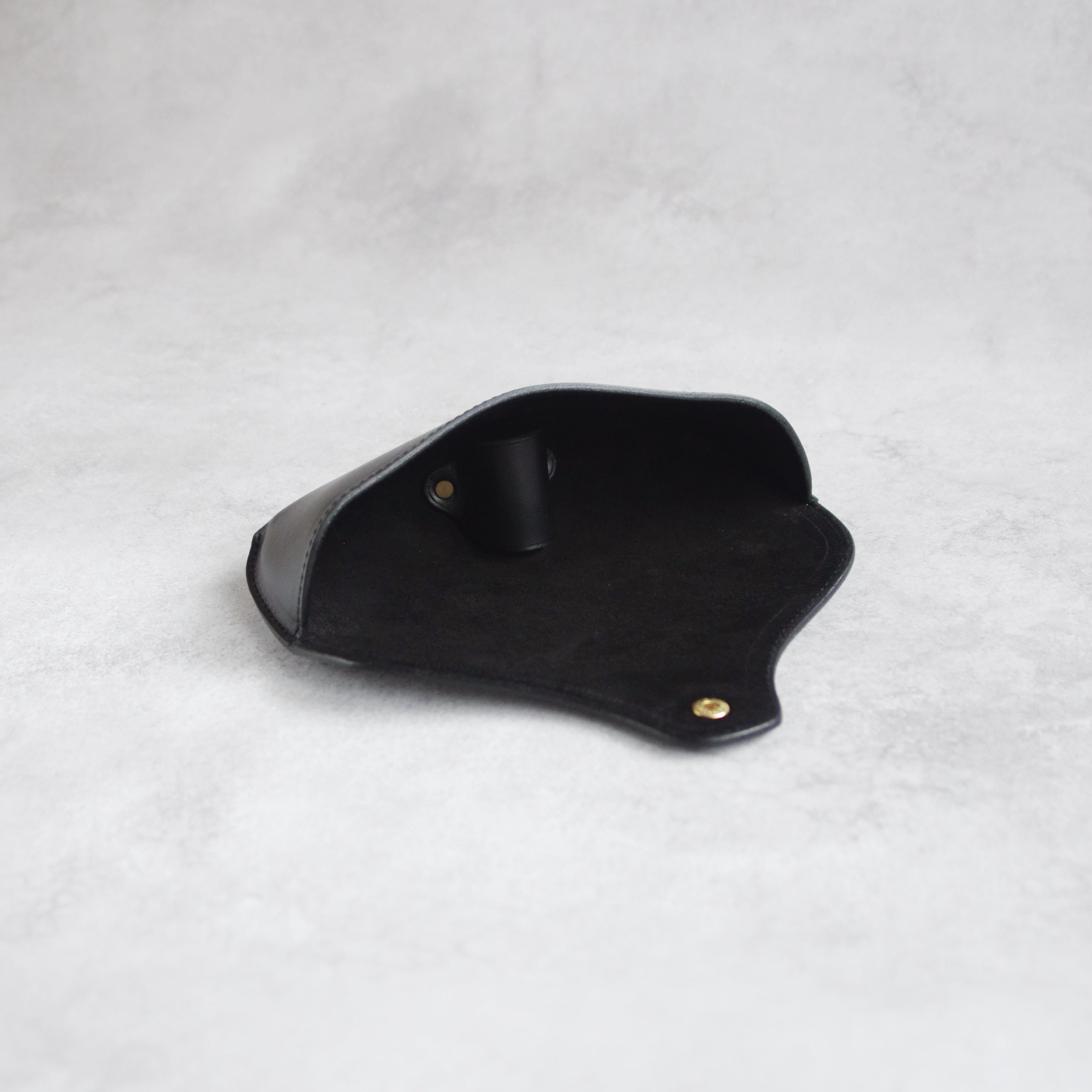 眼鏡ケース】本革 サングラスケース 鼻あてあり ハード ブラック