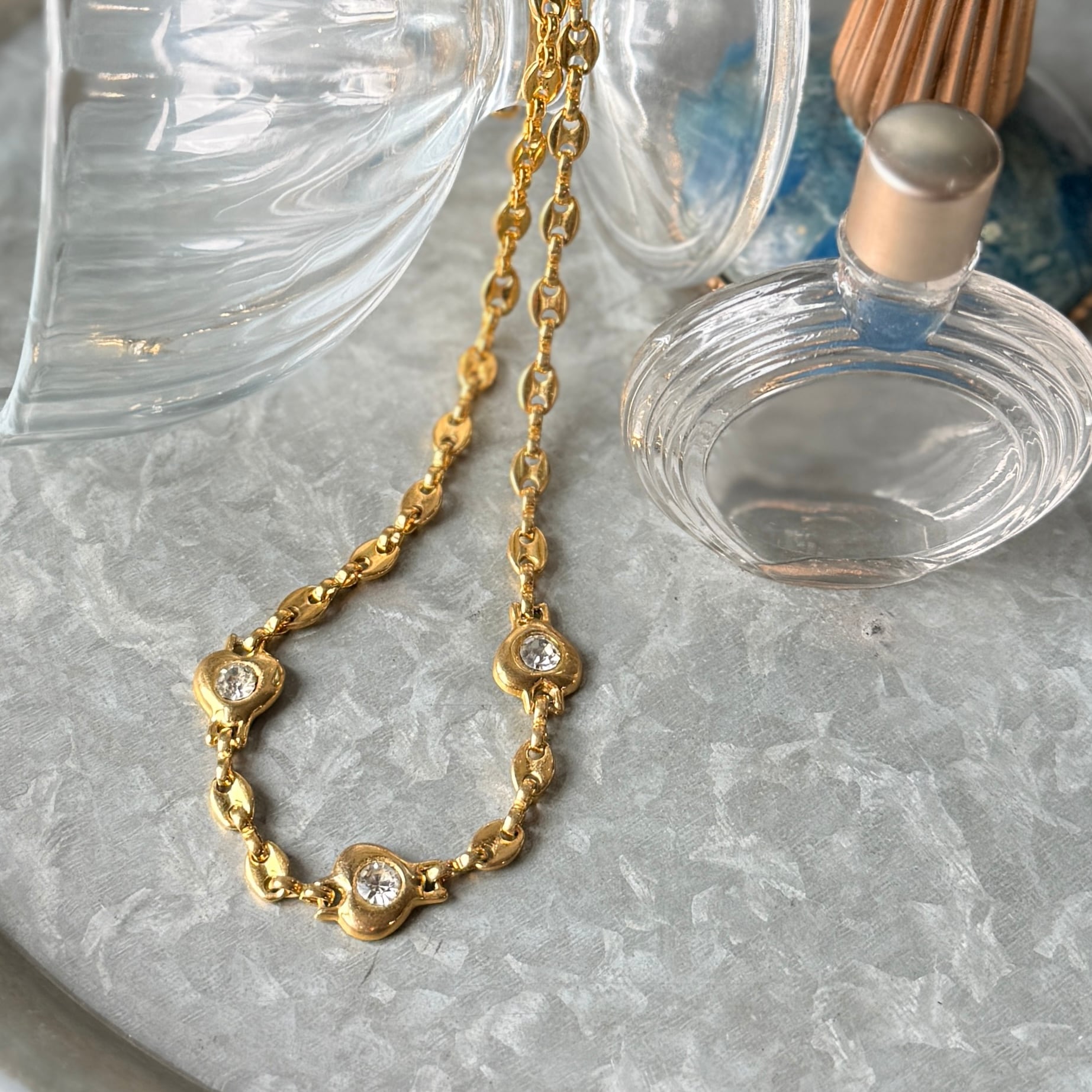 N187-ヴィンテージネックレス U.S.A. 1980s Gold Tone Necklace with