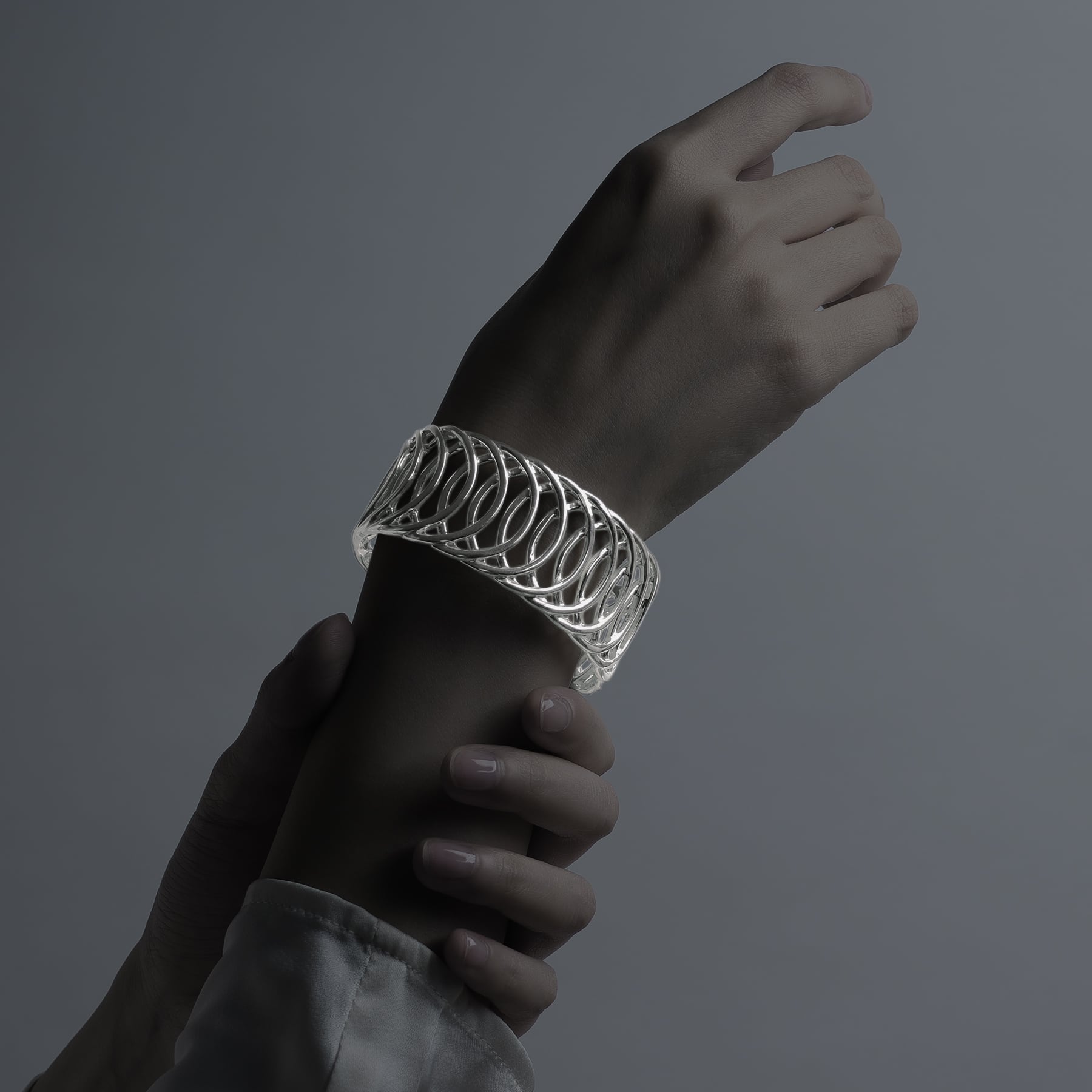 ego] oval pattern overlap design bangle [cyb7] / Y2404INB5261