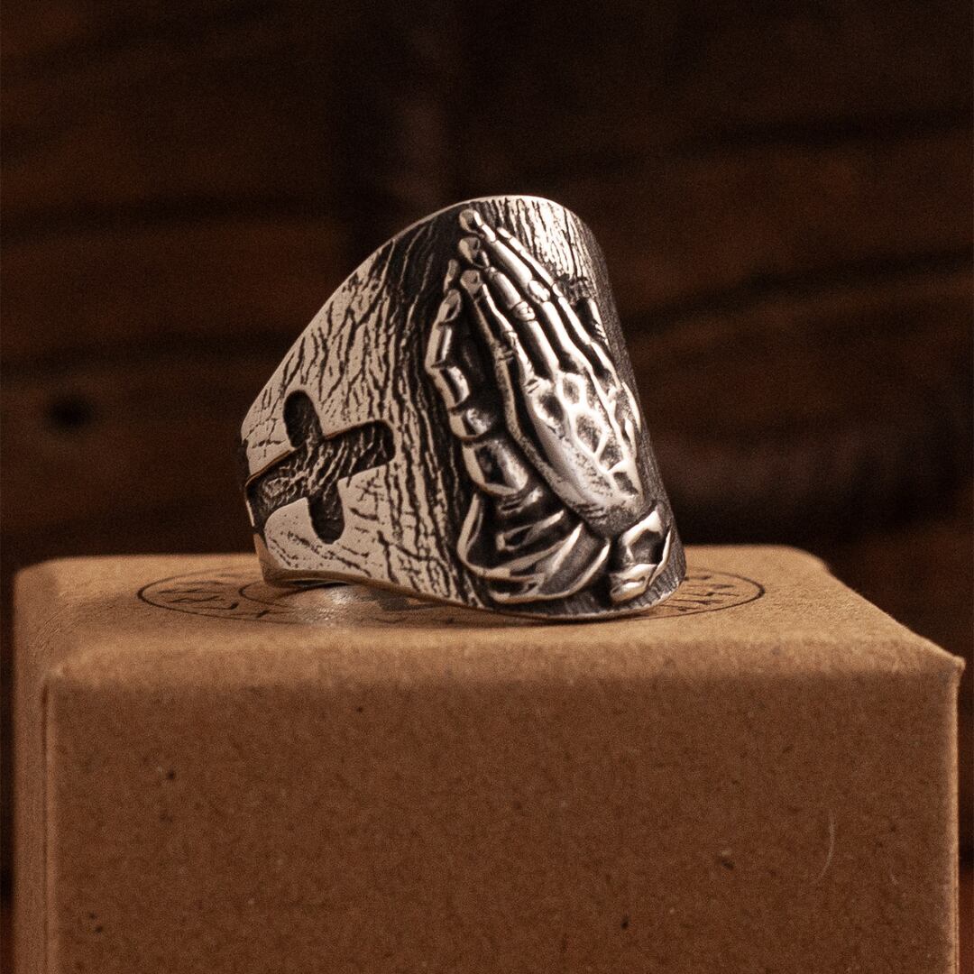 Western-Style Wide Band Ring Featuring "Praying Hands"(GV496)
