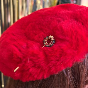 Christmas wreath hat pin