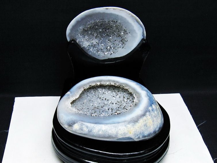 1.2Kg トレジャーメノウ アゲート ジオード 台座付属 一点物 175-1568
