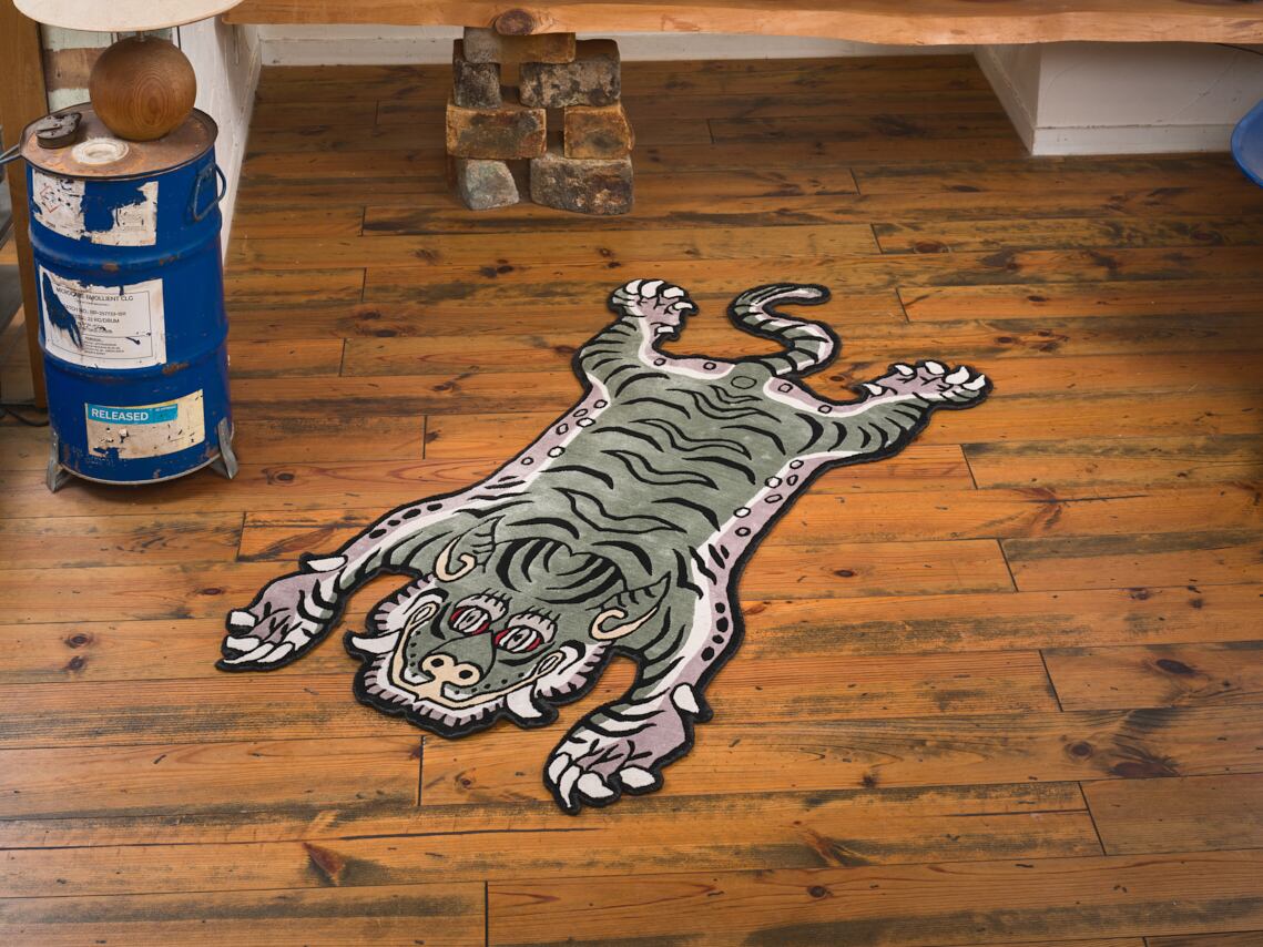 Tibetan Tiger Rug 《Mサイズ•シルク・オリジナル2・アラジングリーン