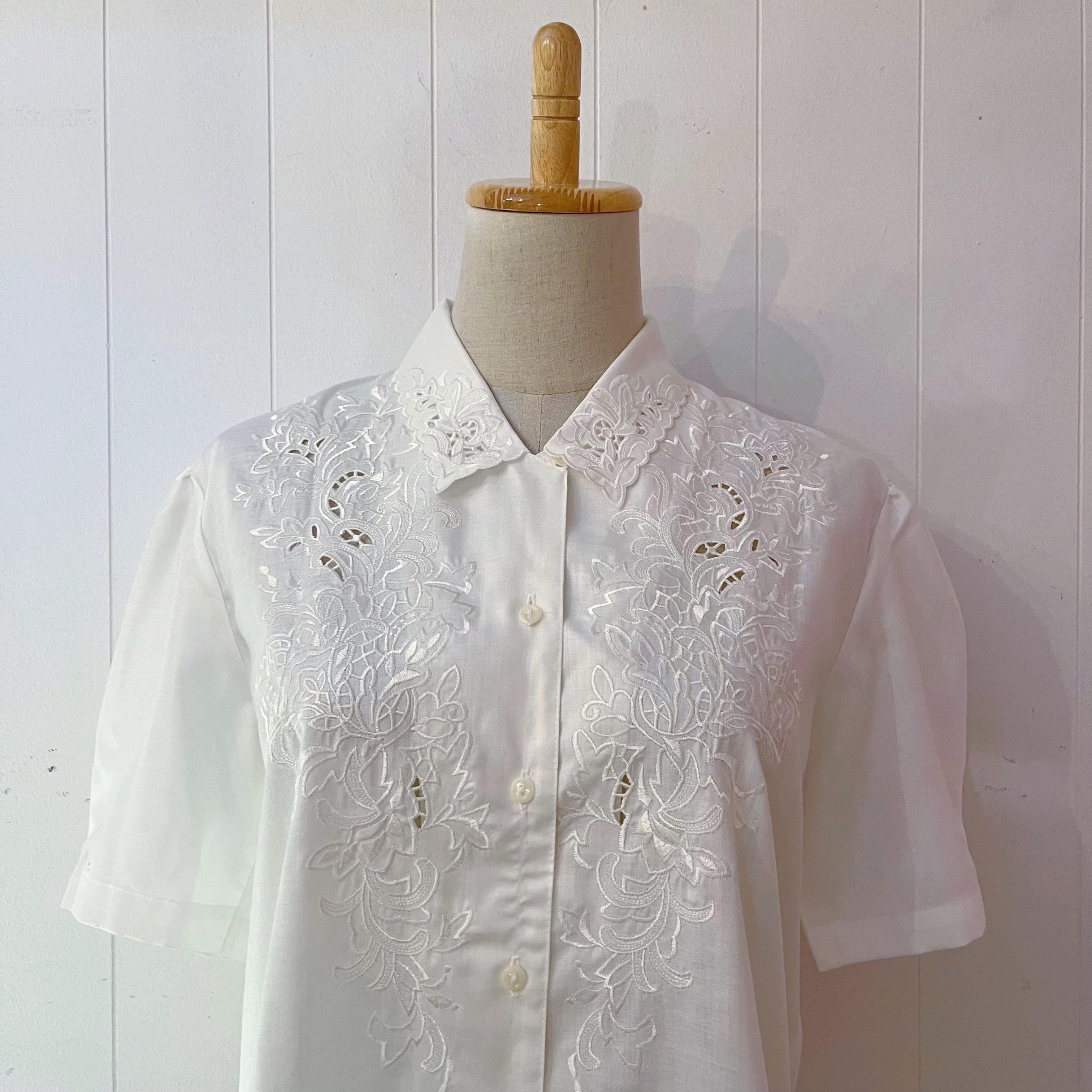 botanical embroidery white blouse