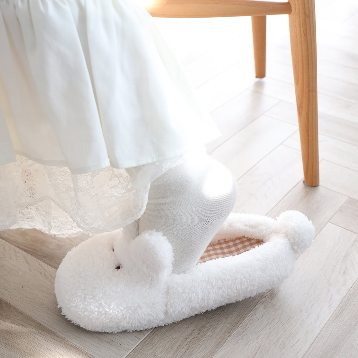 なでウサもこもこスリッパ（MK-391） | もくもくちゃん公式オンライン