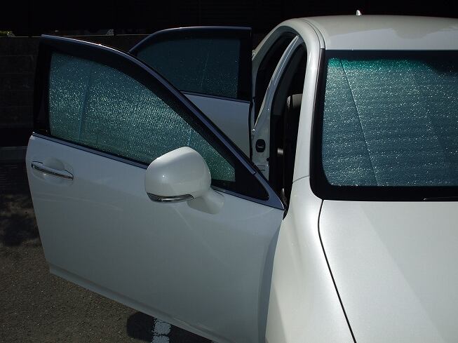 クラウン 200系 専用サンシェード | あなたのカーライフを応援します