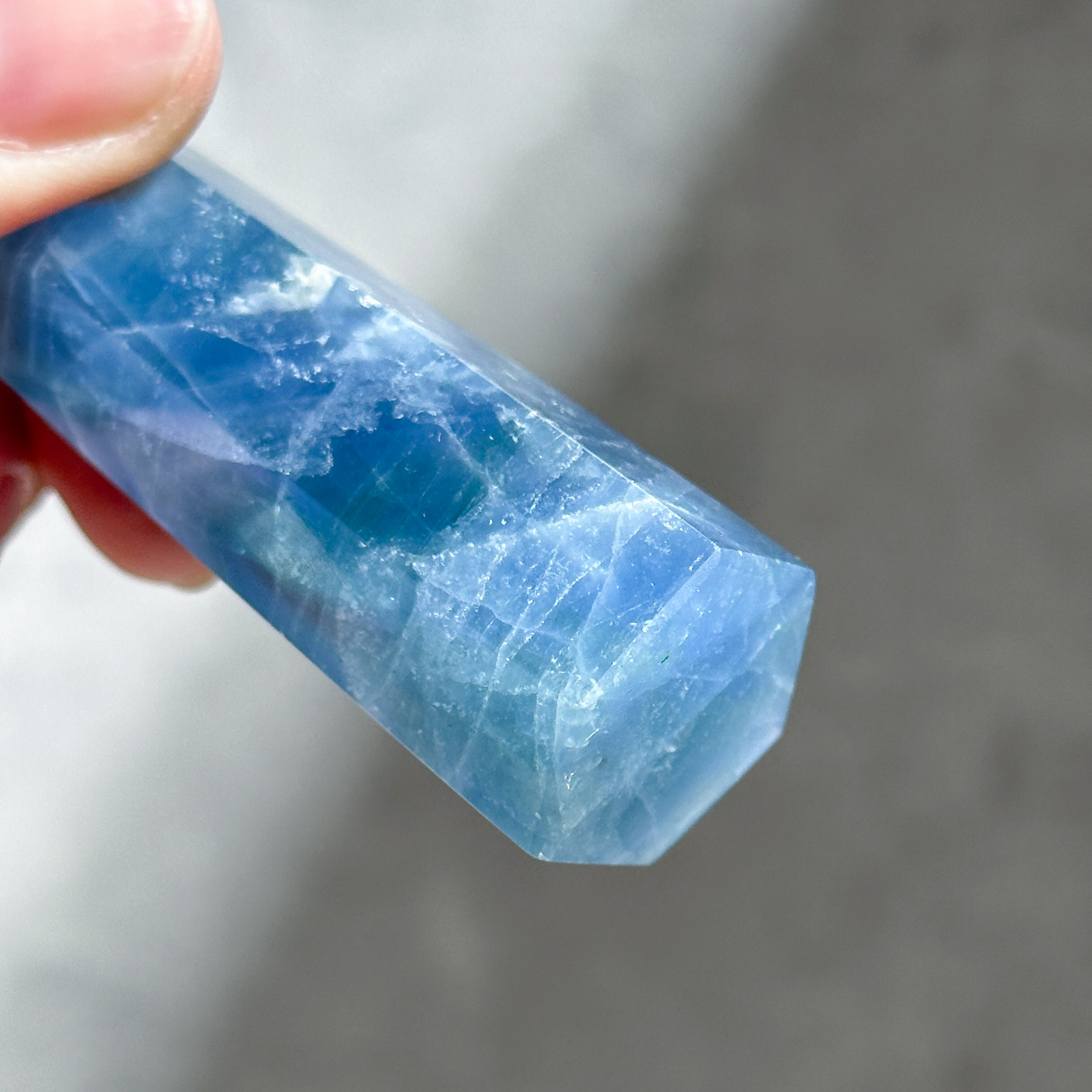 ブルー、グリーンフローライト タワー型05◇ Rainbow Fluorite