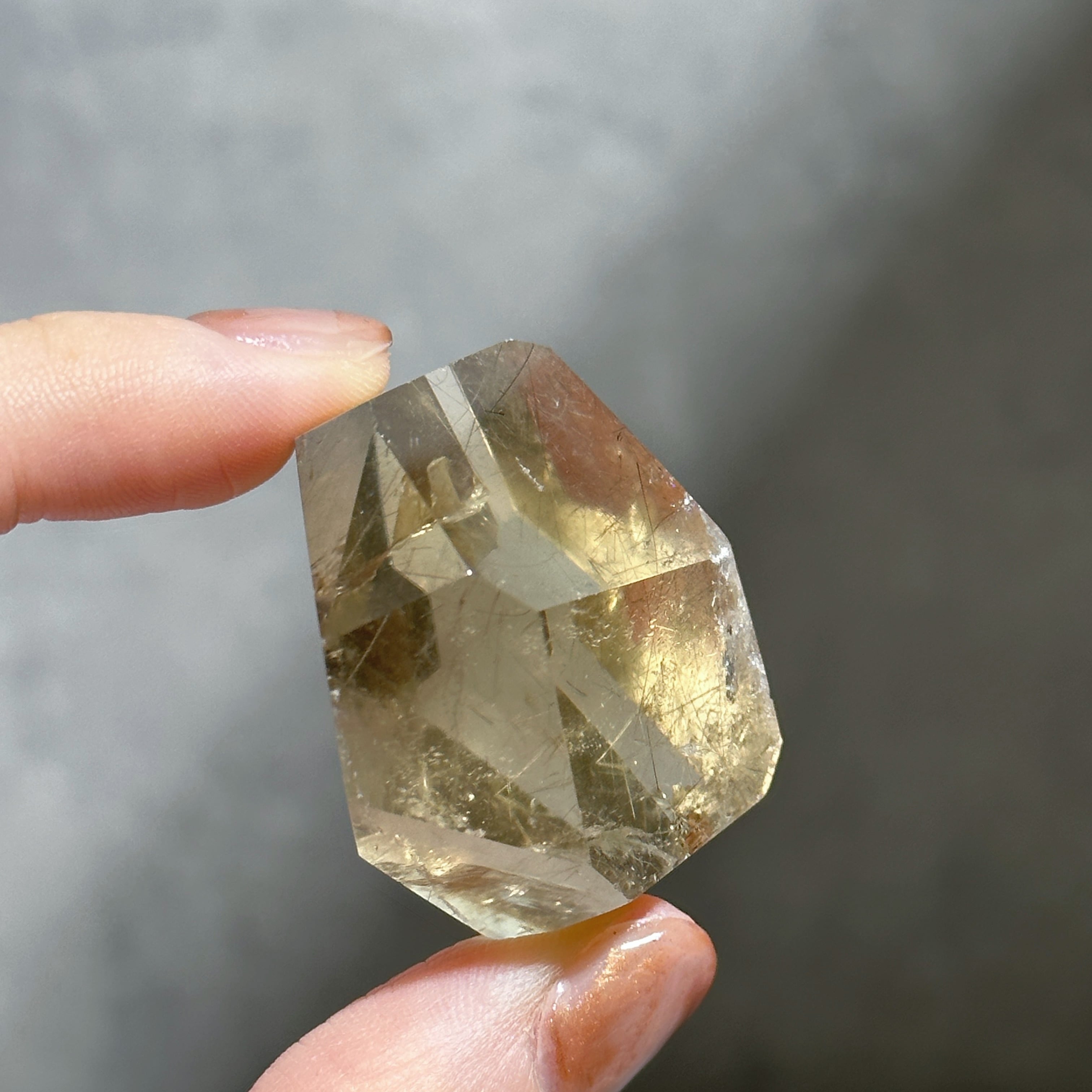 ルチル入り◎シトリン（黄水晶） タワー22◇ Citrine ◇ 天然石・鉱物