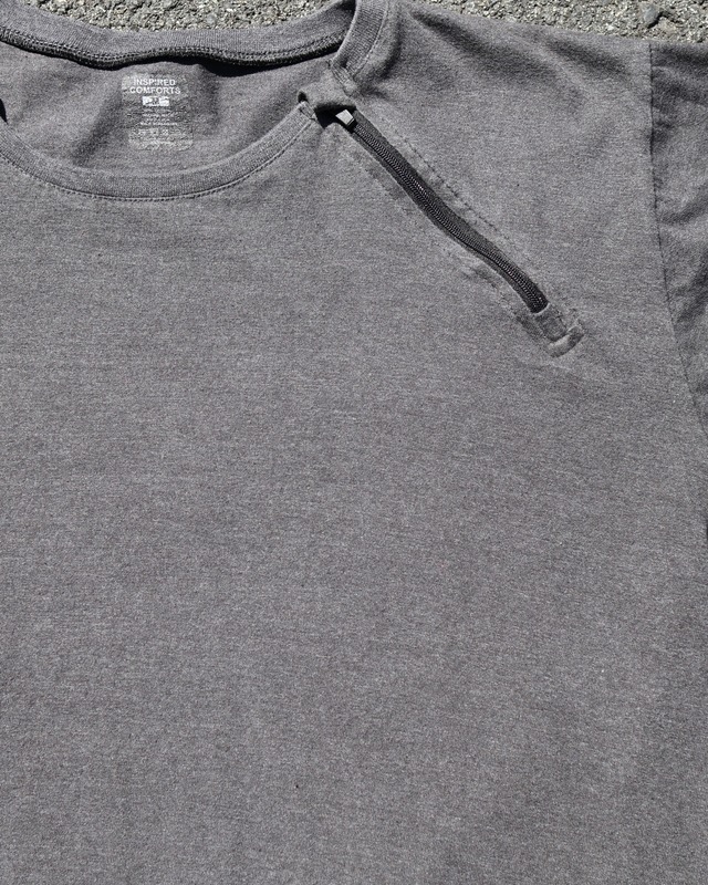 fade gimmick zip t-shirt