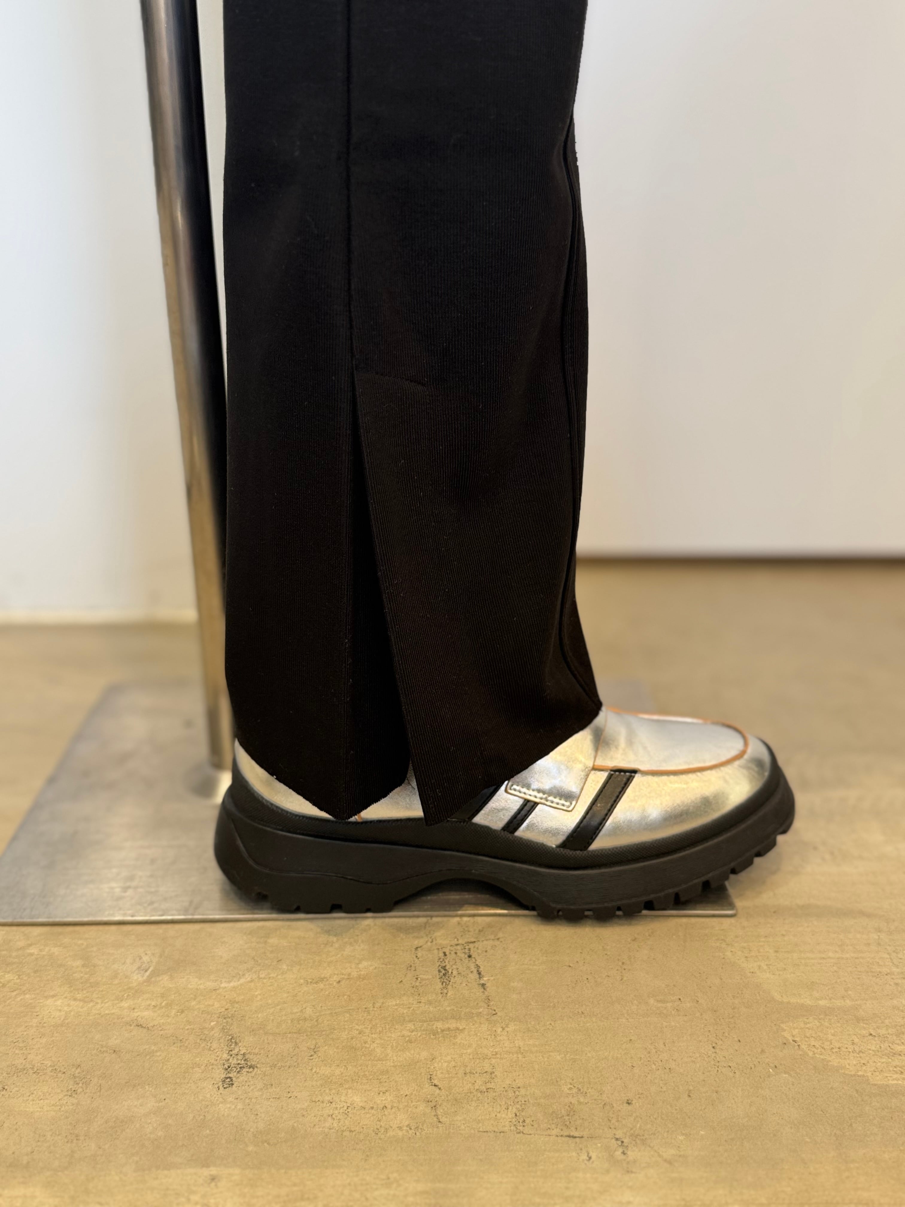 【CHIGNON】ソフトリブフレアパンツ　3861-069GL