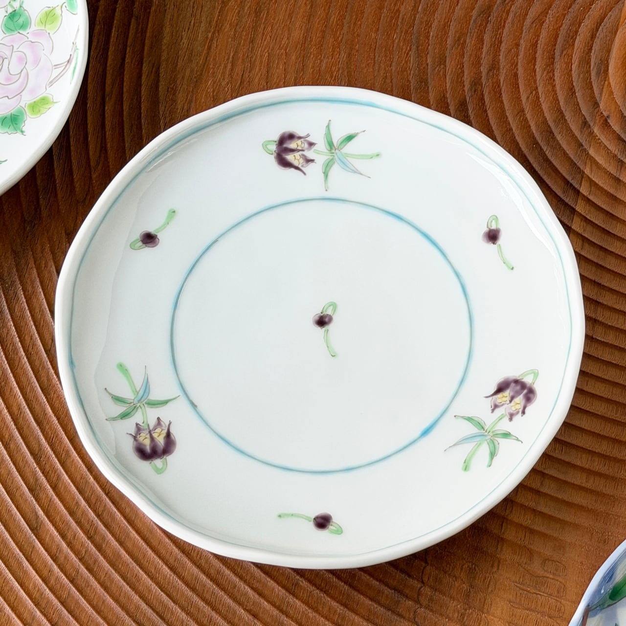 クロユリ6寸皿(約18cm)| うつわ藍水・波佐見焼