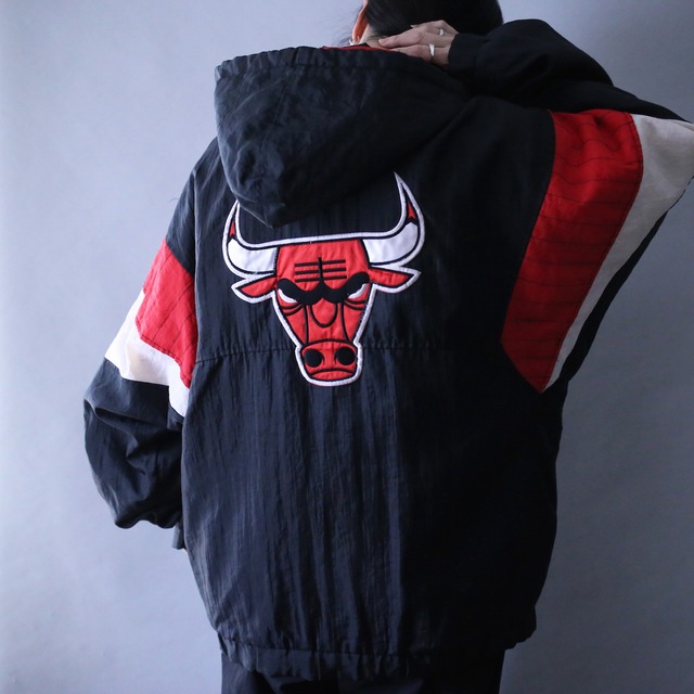 "STARTER×BULLS" over silhouette good coloring anorak parka