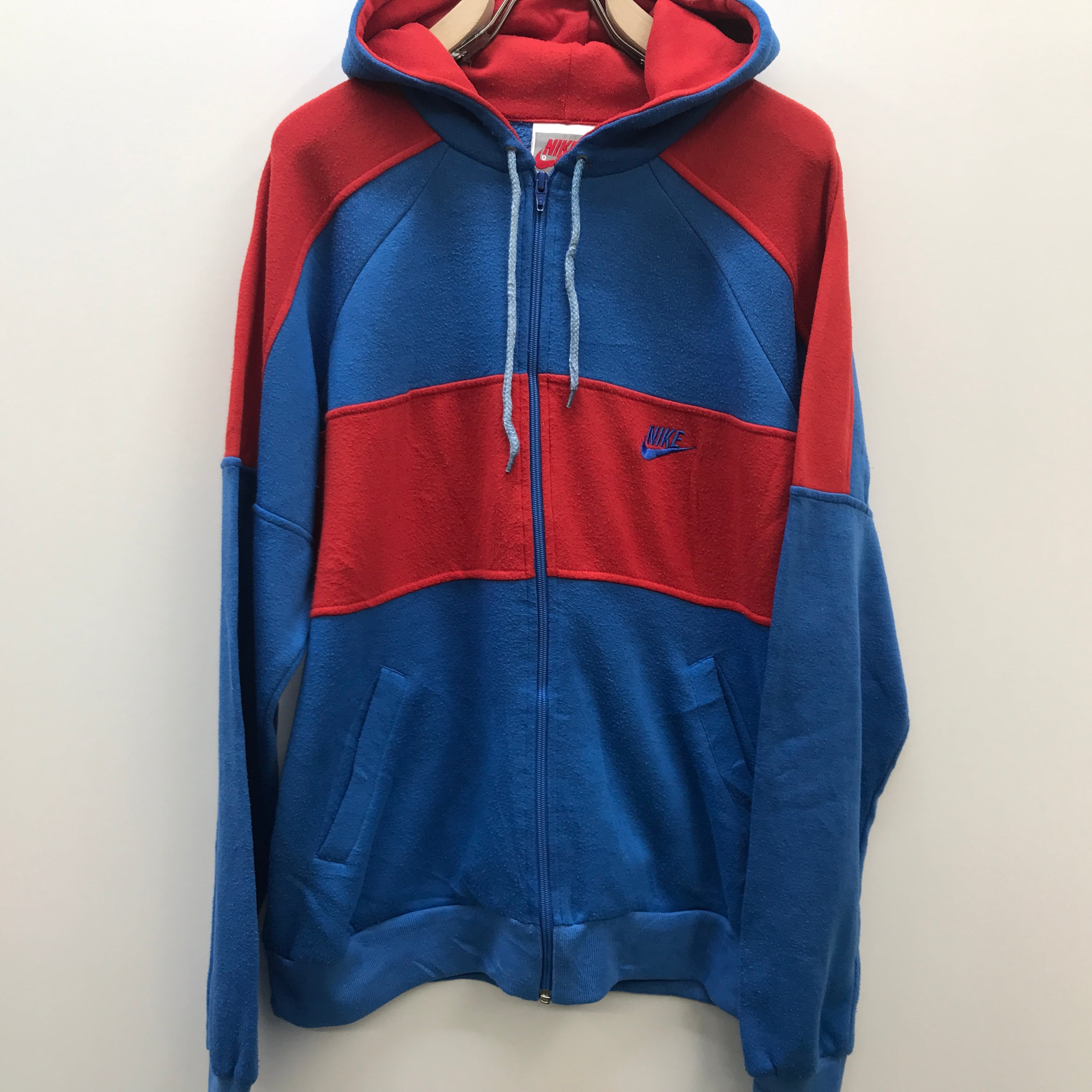 新品 NIKE  レディース フルジップ  パーカー  フーディー  レア