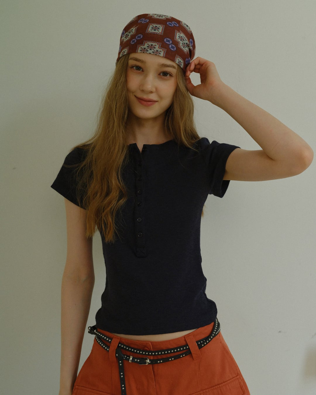 ボタンディティール スリムTシャツ