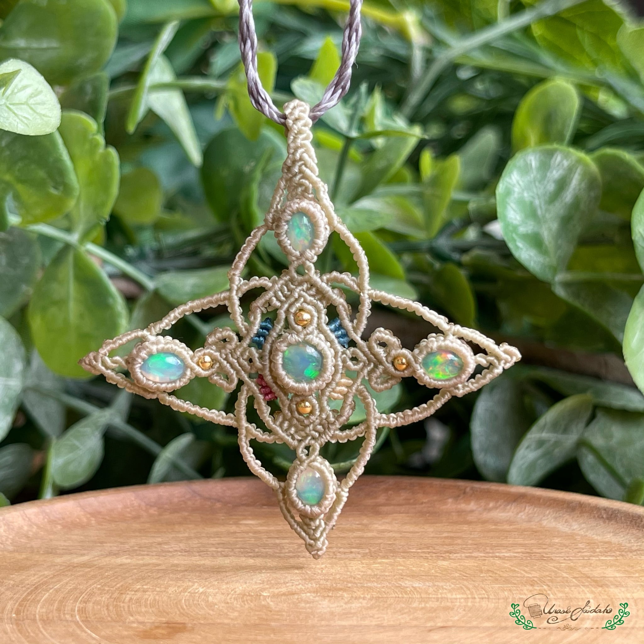 あさ】オパール&サファイヤのマクラメ編みネックレス ペンダント