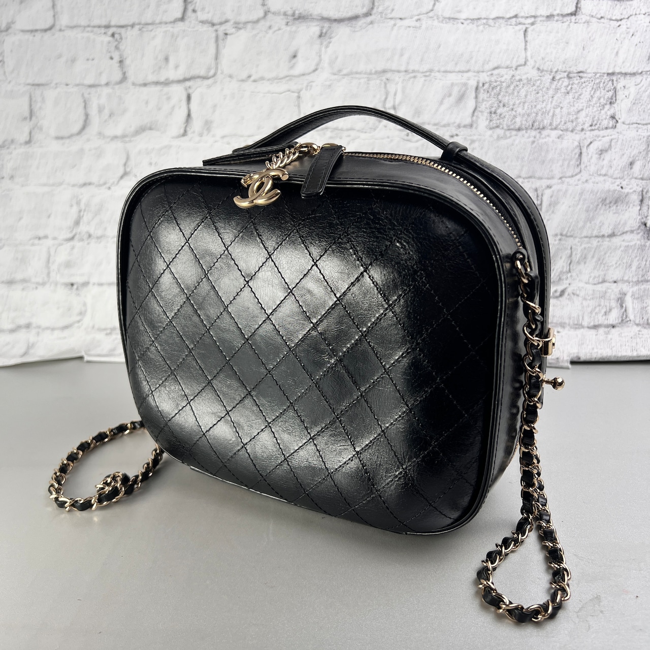 【最終処分SALE】CHANEL シャネル ココマーク  レザー ショルダーバッグ ブラック A-11977
