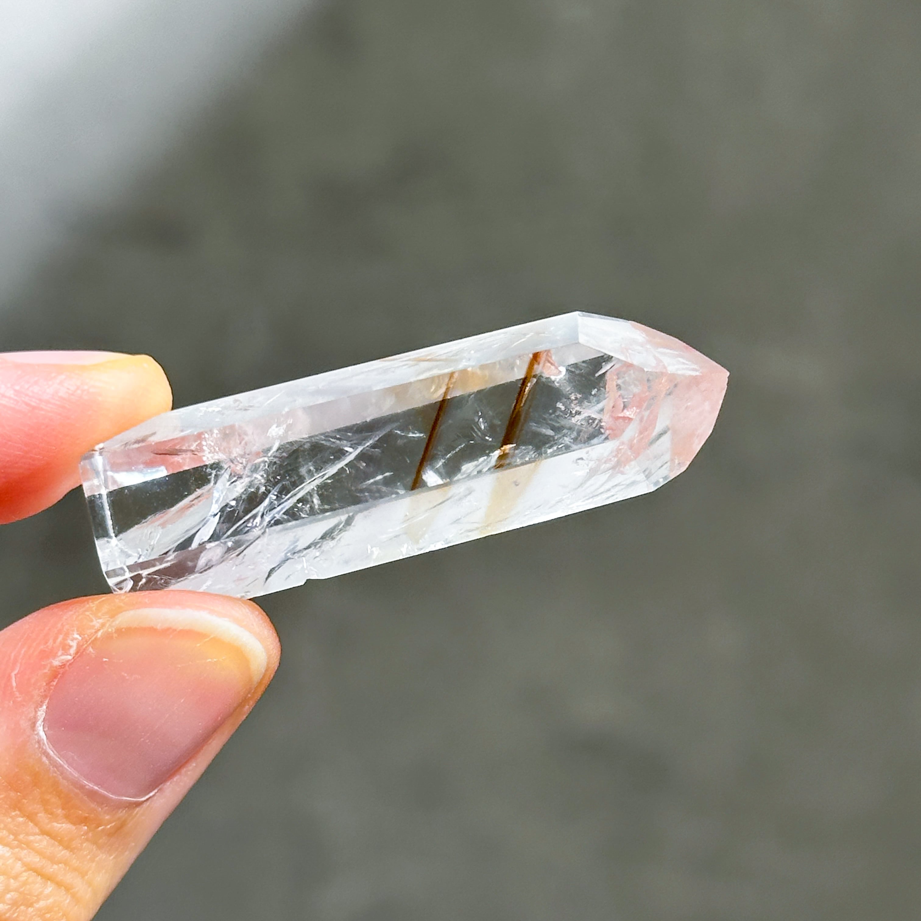 蛍光◎バイーア産パウエライトアメジスト タワー型14◇Powellite