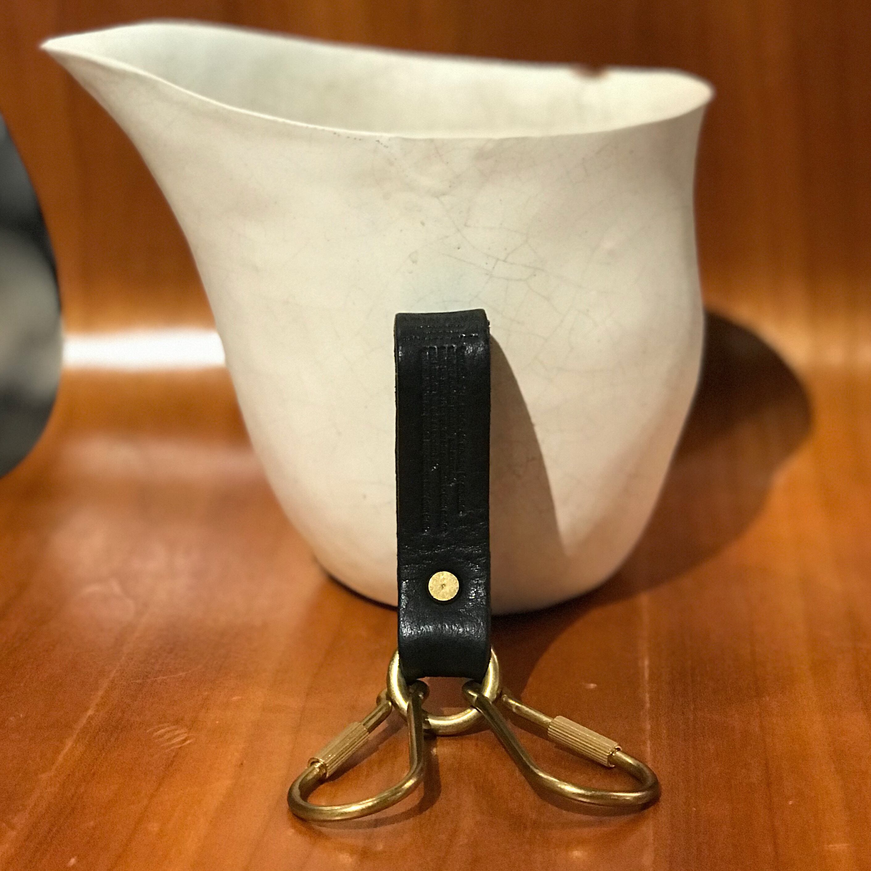 AMIACALVA(アミアカルヴァ) 2ring keyholdeBLK