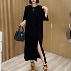 Long black dress with a relaxed slit (ME340)