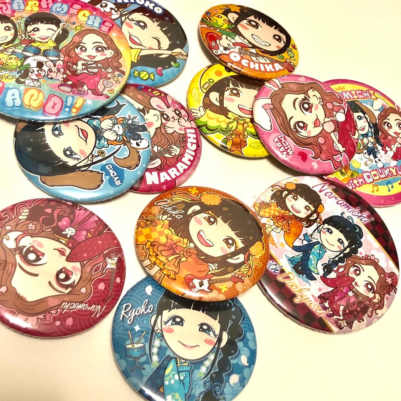 ならみちwith同級生缶バッジ～おちかバージョン～（56㎜） | Pay ID