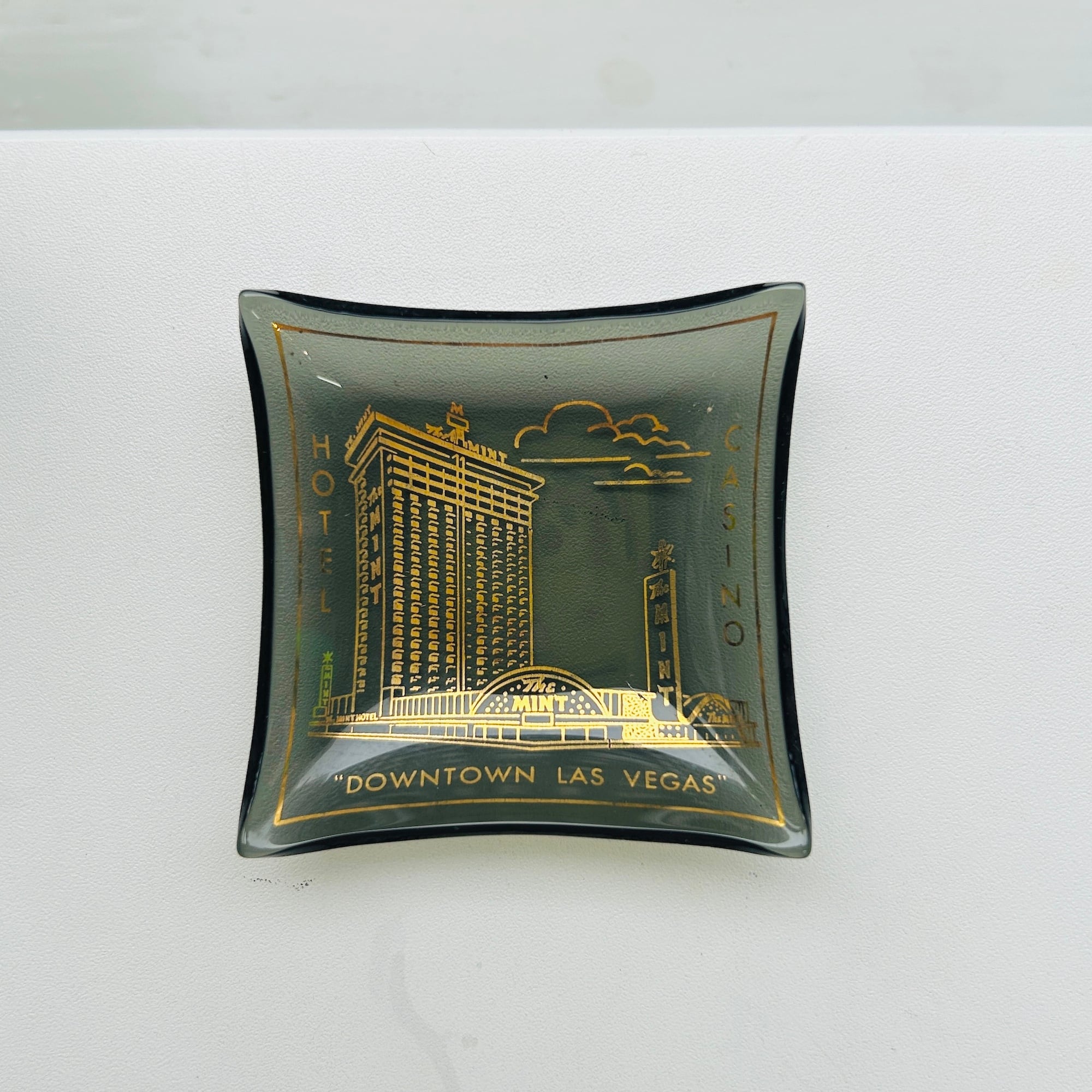 The Mint Hotel Casino ガラス小皿 | Milo Antiques & Vintage