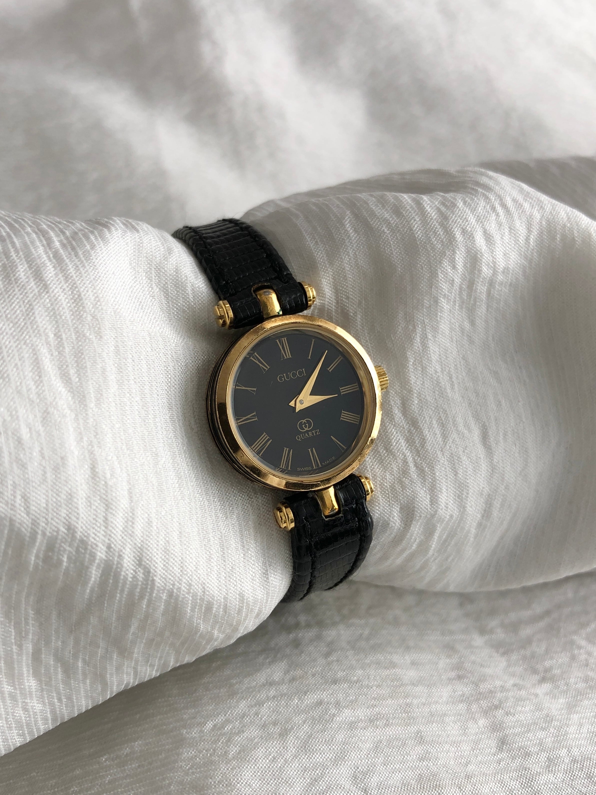 GUCCI グッチ 腕時計 ブラック ゴールド ローマ レザー vintage