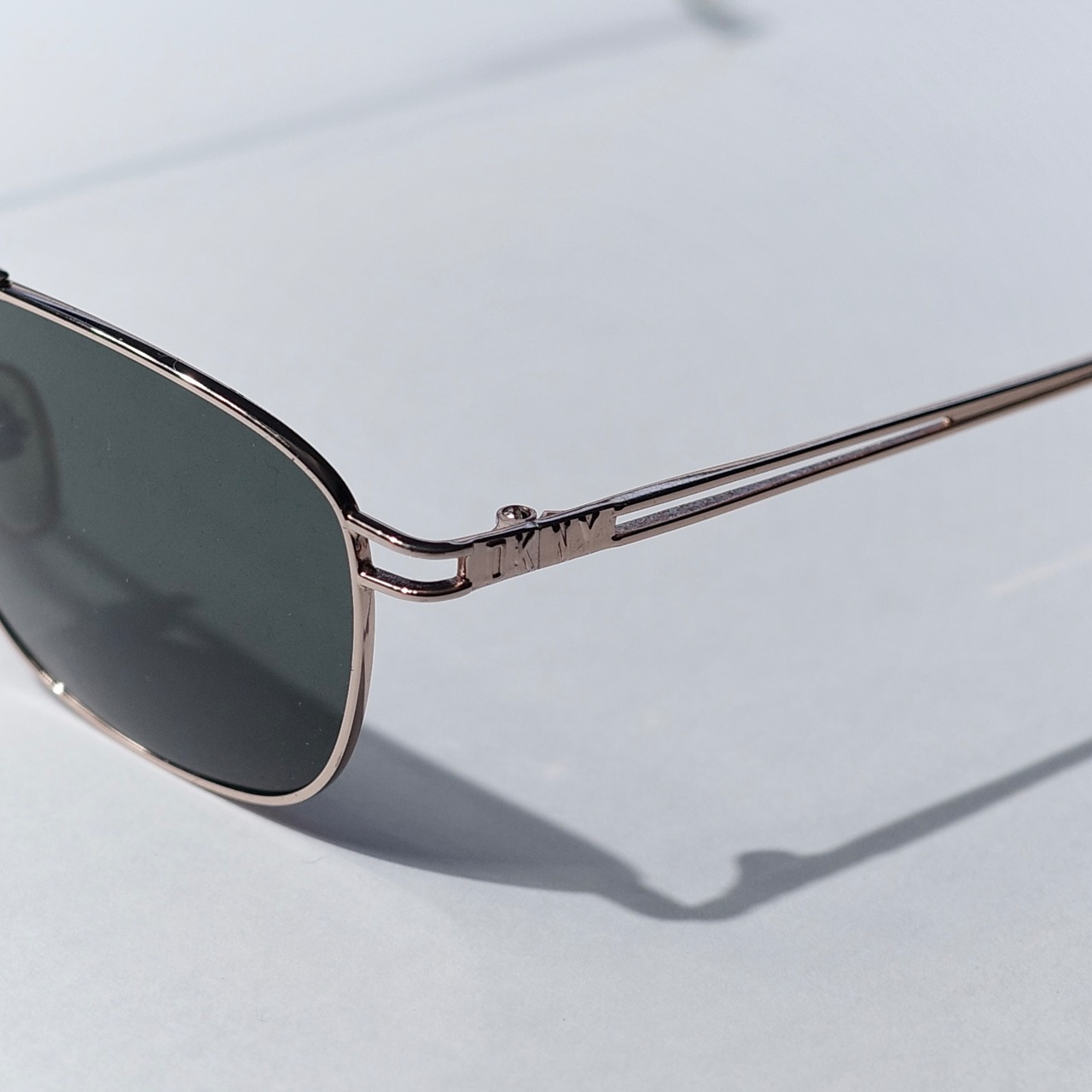 "DKNY" SQUARE SUNGLASSES