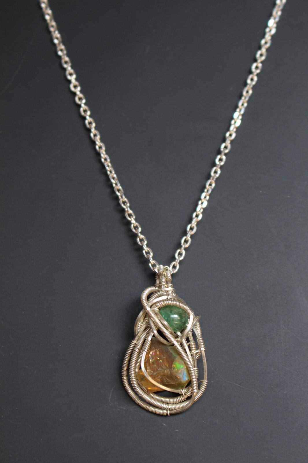 Fire opal & Emerald silver925 wirewrapping pendant