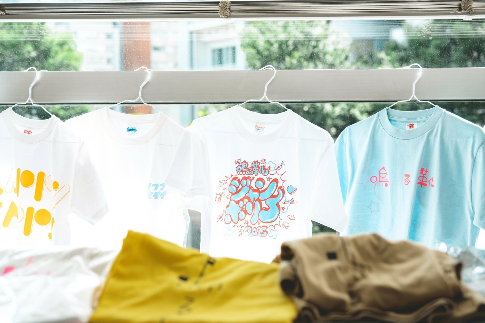 鳴る靴ジャンボリー2025 Tシャツ 5.6オンス | TAP ART APARTMENT