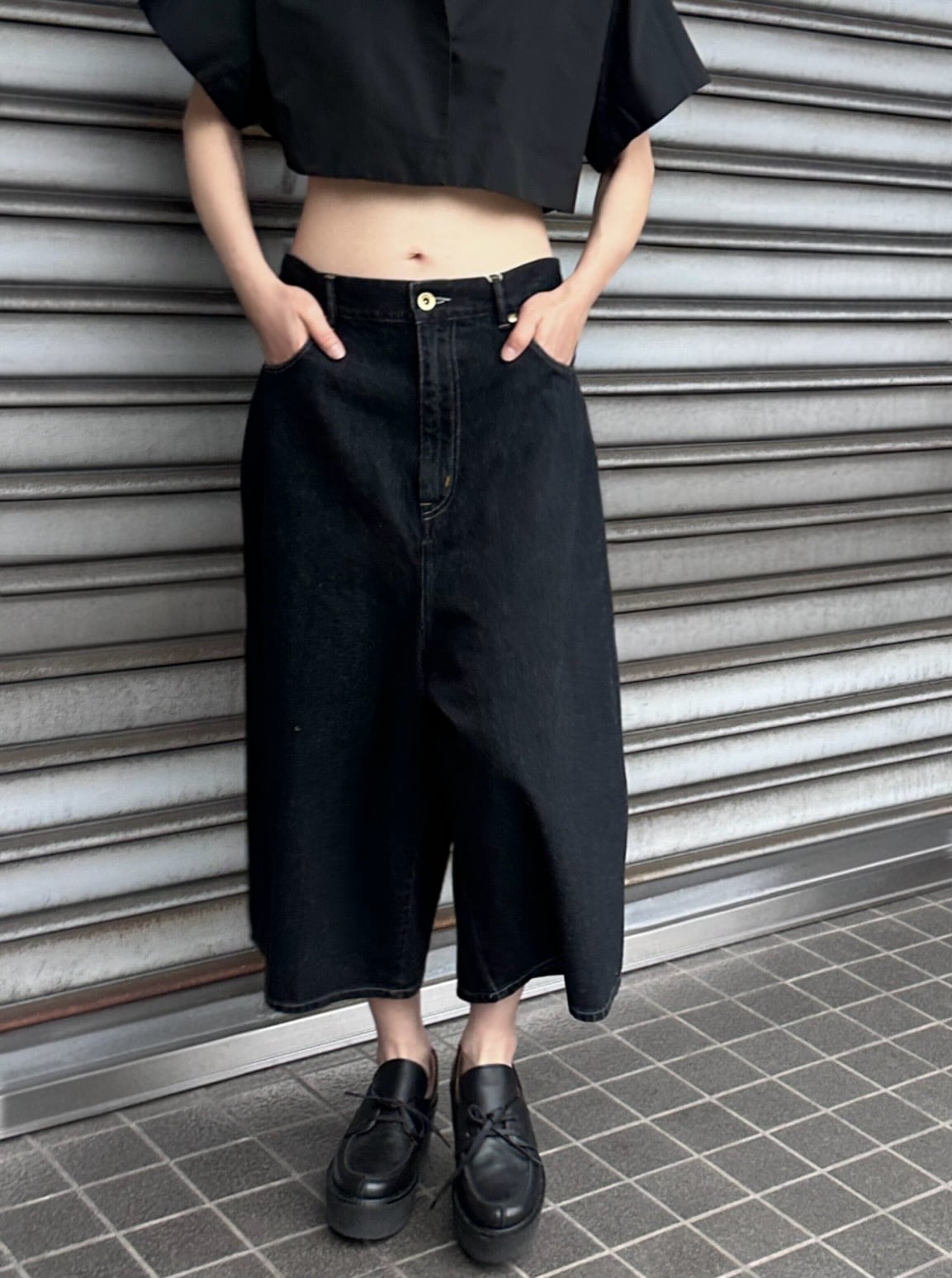 pelleq  [DENIM BACK SQUEEZE SHORTS]