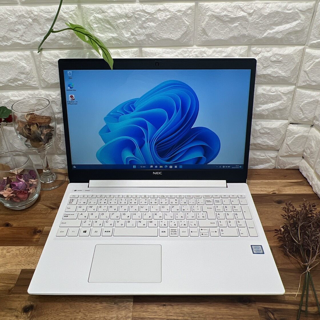 美品】NEC Lavie ☘Core i5第8世代☘大容量1TB☘メモリ4GB | Pay ID