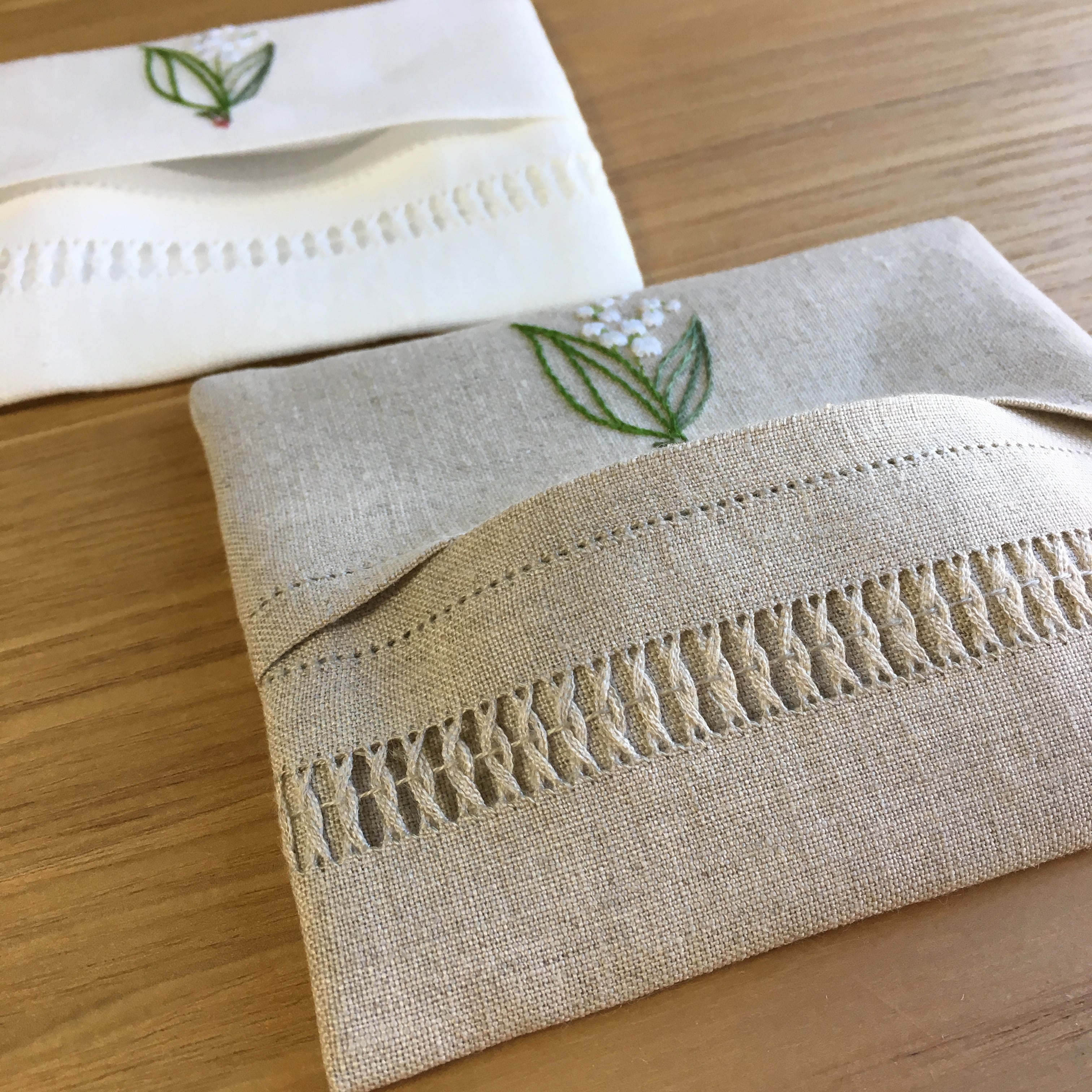 木陰のすずらん｜リネンの手刺繍ポケティッシュケース（選べる布色