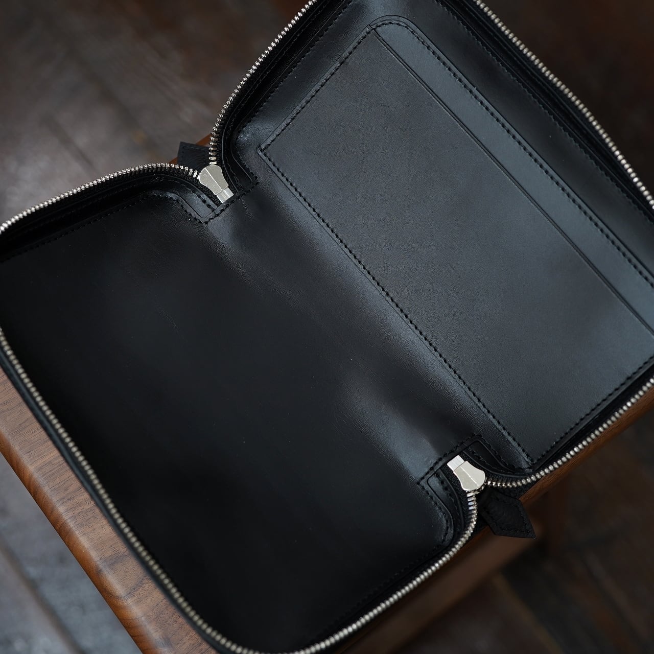 ル・ボナー　ポーチピッコロ　シュランケンカーフ　ブラック ル・ボナー ポーチピッコロ シュランケンカーフ ブラック | CIRCLE