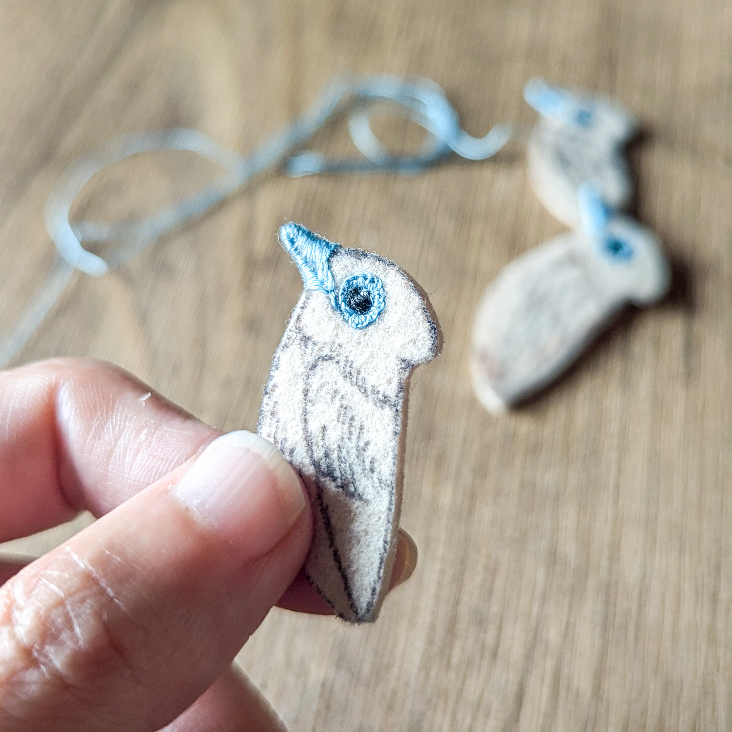 【サンコウチョウ】ビーズ刺繍ブローチバッグチャーム サンコウチョウ】ビーズ刺繍ブローチバッグチャーム tropical fish