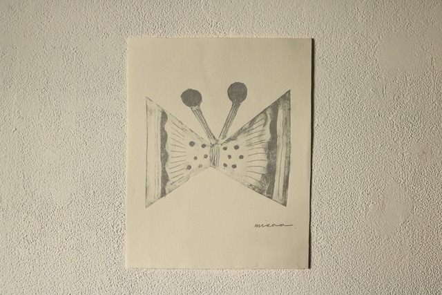 こばやしみさをさん／紙版画「ちょうちょ(グレー)」