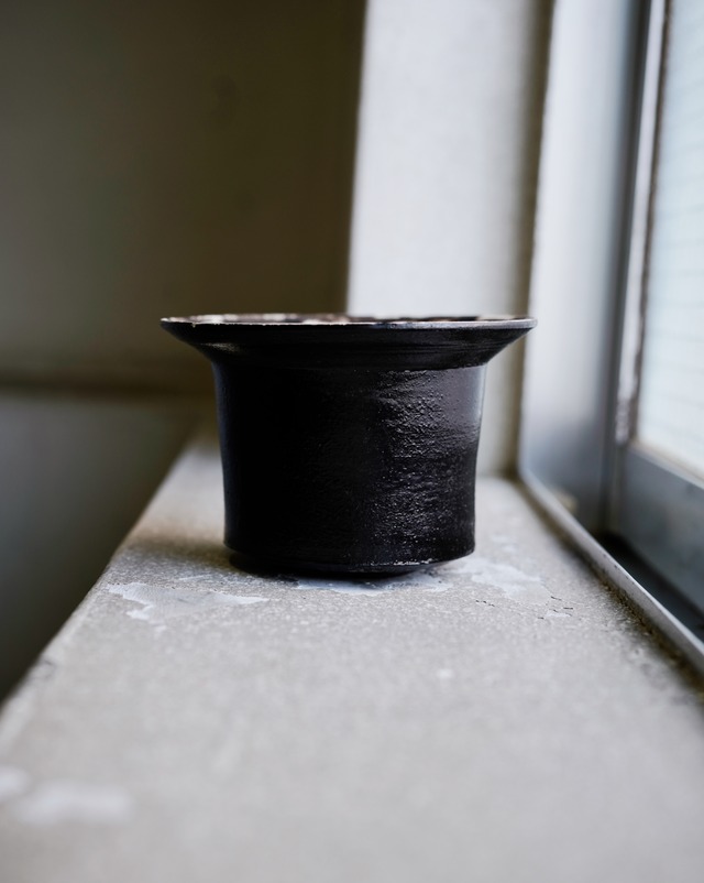 黒刻彩植木鉢 / 山内駿