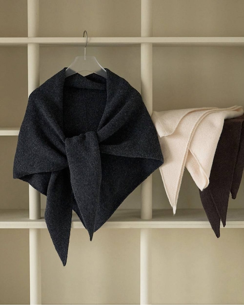 【anuke】Knit Triangle Scarf