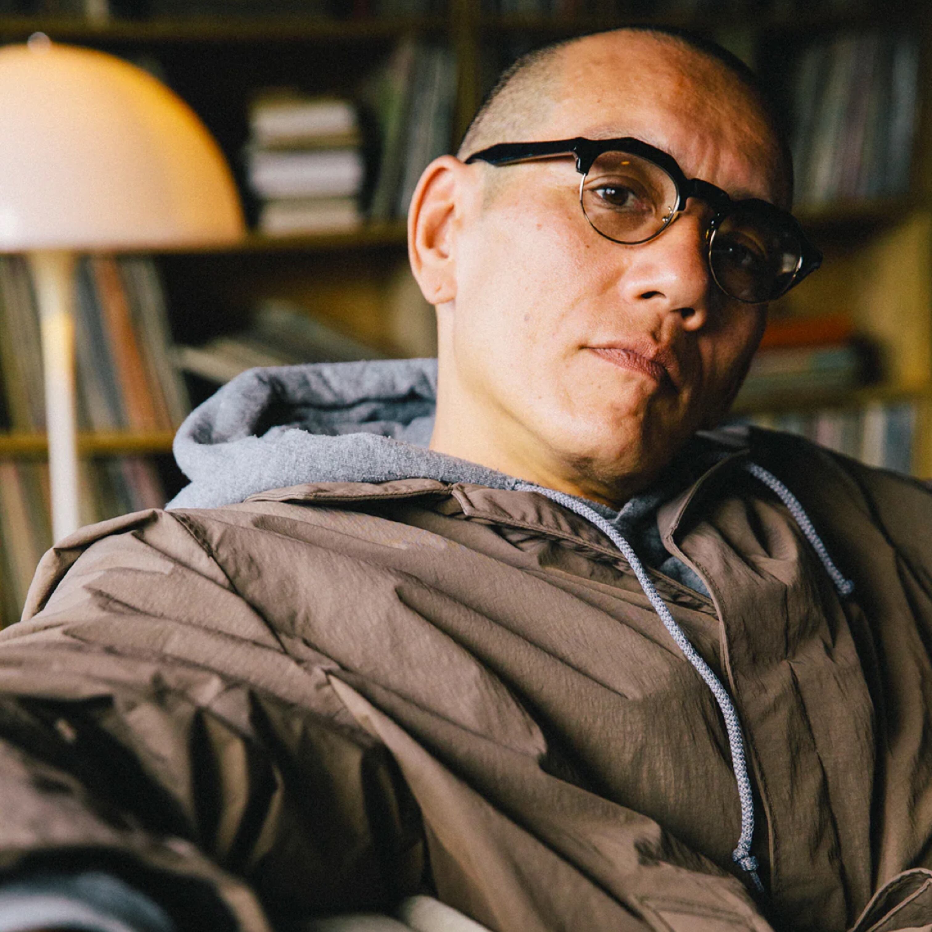 18 BLACK / CLEAR to GREY (調光) / OWN | SCENE REPORT