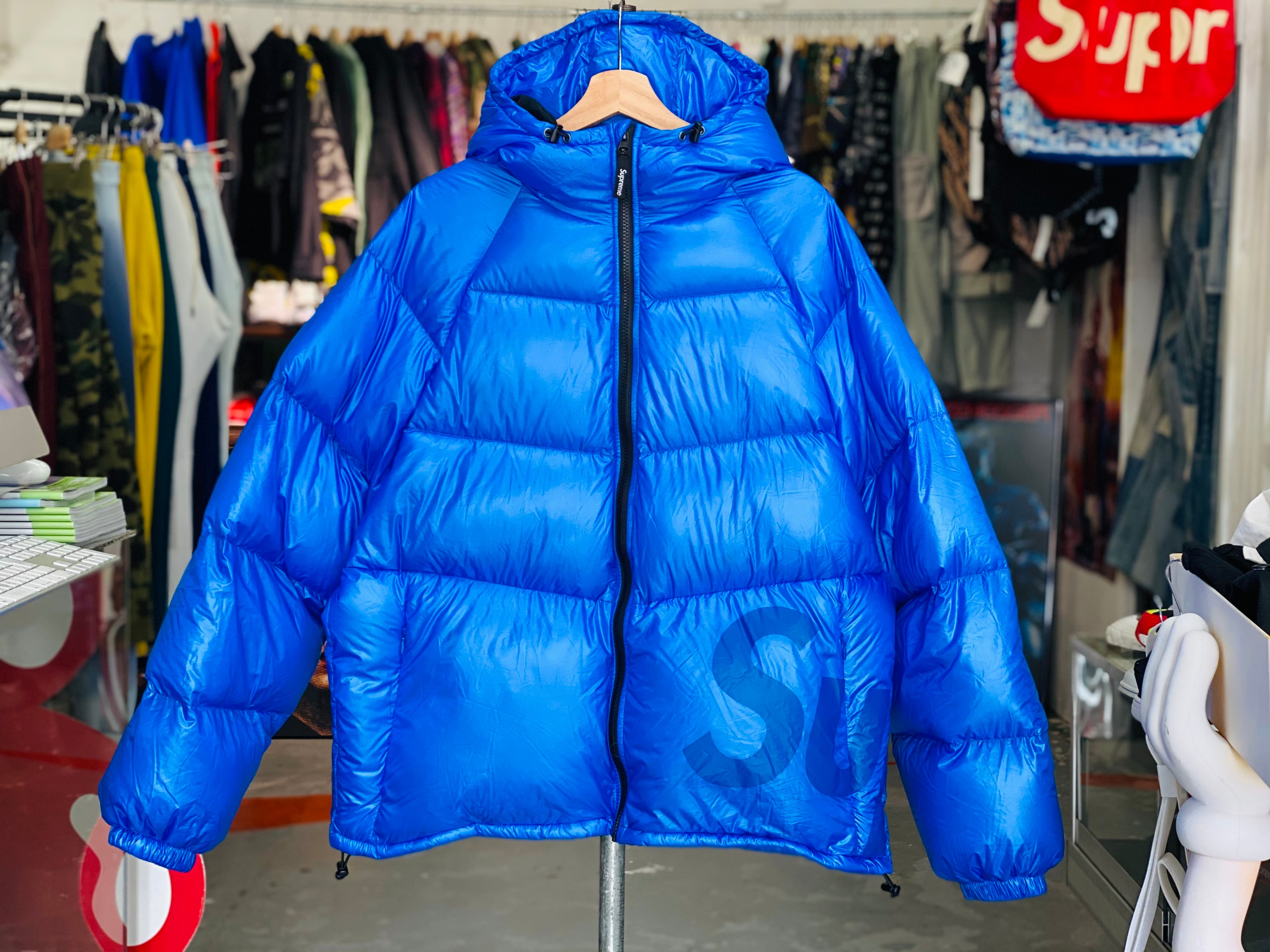 supreme  Hooded Down Jacet