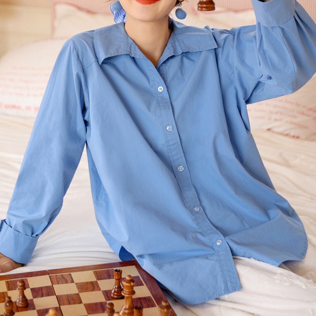 loose fitting long sleeved college style lapel shirt